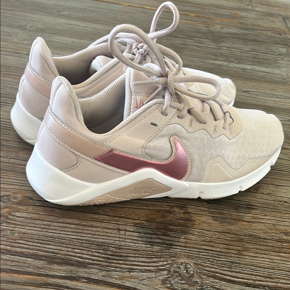 Nike  Sneakers size 8.5 - Picture 9 of 9